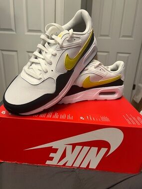 Nike White and Yellow Low-Top Sneakers with Black Trim